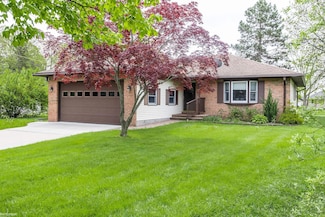 2830 Woodstock Cir, Port Huron, MI 48060
