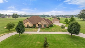 1313 E Scandinavian Ct, Granbury, TX 76048