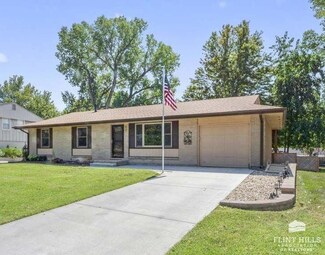 2429 Vaughn Dr, Manhattan, KS 66502