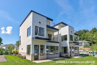 1 N Bailey Ave Unit 2, South Haven, MI 49090