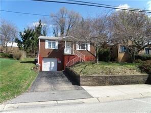 1045 Greenlawn Dr, Pittsburgh, PA 15220