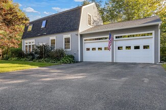 82 Stewart St, Wells, ME 04090