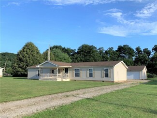 594 School St, Tuscarawas, OH 44682