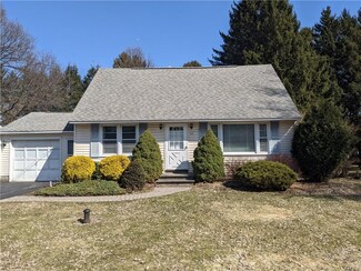 115 Greystone Dr, Camillus, NY 13031