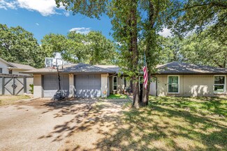 1017 Oak Ridge Dr, Azle, TX 76020