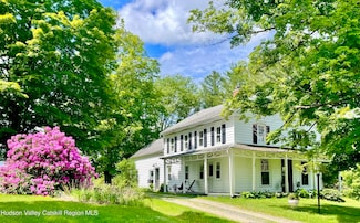 18 Old Queechy Rd, Canaan, NY 12029