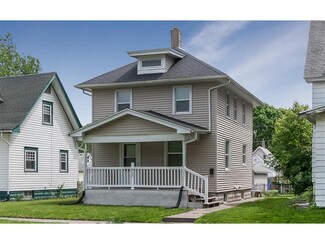 915 8th St SW, Cedar Rapids, IA 52404