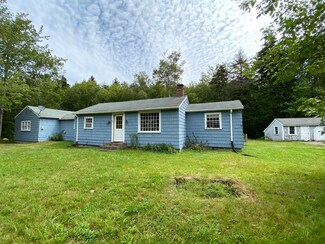 40 Christmas Cove, Southport, ME 04576
