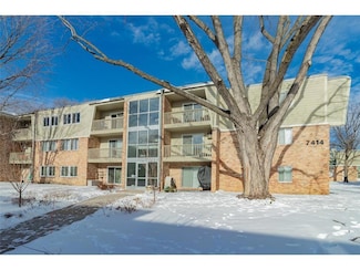 7414 W 22nd St Unit 315, Saint Louis Park, MN 55426
