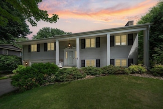 2780 Aglen St, Saint Paul, MN 55113