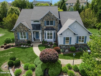 22 Hilander Dr, Albany, NY 12211