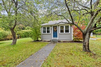 122 Brook Rd, Plymouth, MA 02360