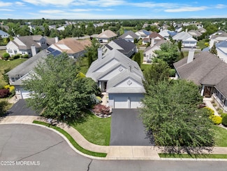 6 Boticelli Ct, Manchester Township, NJ 08759