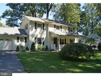 287 S Woodmont Dr, Downingtown, PA 19335