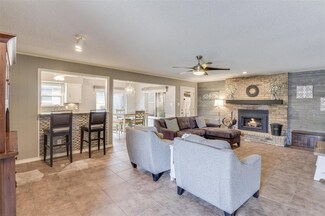 2128 Southmoor Dr, Carrollton, TX 75006