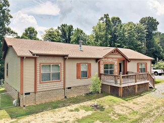 11514 Austin Hills Rd, Pound, VA 24279