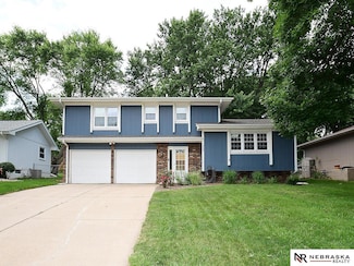 1282 Peterson Dr, Omaha, NE 68130