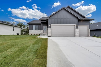 9014 E 33rd St S, Wichita, KS 67210