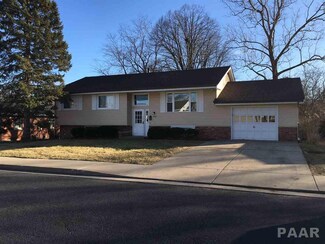 2800 W Parkridge Dr, Peoria, IL 61604