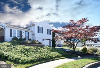 2 Haverford Ct, Manchester, PA 17345