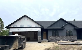 231 N 4th St, Evansville, WI 53536