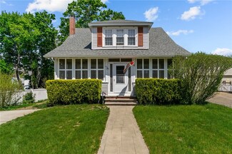 64 Dyer Ave, Riverside, RI 02915