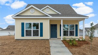 52 Elderberry St, Defuniak Springs, FL 32435