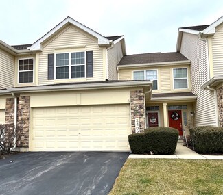 2402 Georgetown Cir Unit 8/2, Aurora, IL 60503