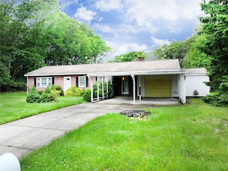 61 High View Dr, Cranston, RI 02921