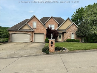 99 Clearview Dr, Winfield, WV 25213
