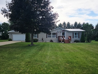 274 Pioneer St, Mendon, MI 49072