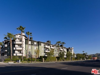 1901 N Buena Vista St Unit 2-214, Burbank, CA 91504