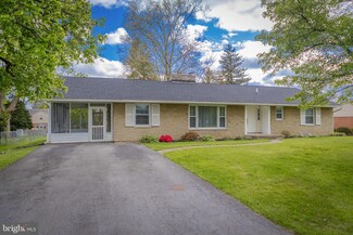 16705 Hampton Rd, Williamsport, MD 21795