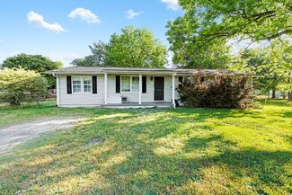 104 Highland Dr, Laurens, SC 29360
