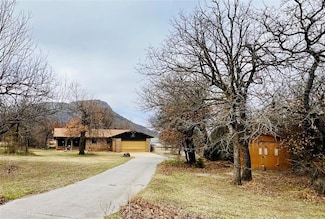 715 NW Chosin Rd, Lawton, OK 73507