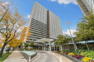 3550 N Lake Shore Dr Unit 908, Chicago, IL 60657