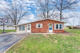 13515 Fairview Dr, Grabill, IN 46741