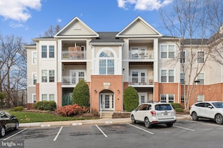 1505 N Point Dr Unit 202, Reston, VA 20194