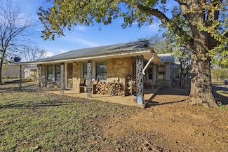 336 S 8th Ave, Palo Pinto, TX 76484