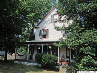 22 Middletown Ave, Atlantic Highlands, NJ 07716