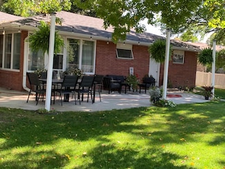 1907 Plum Creek Ln, Lexington, NE 68850