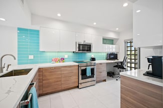277 E Alejo Rd Unit 215, Palm Springs, CA 92262