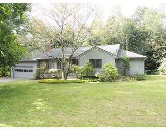 14 Dick Dr, Worcester, MA 01609