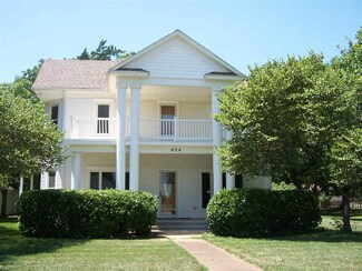 424 N Main St, MacKsville, KS 67557