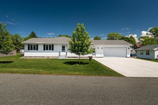 32 E 7th St, Cochrane, WI 54622