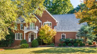 2015 Riverwood Dr, Hixson, TN 37343