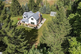 4153 E Hohnke Rd, Cedar, MI 49621