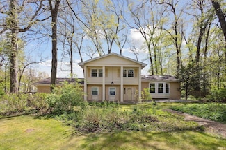 11002 Maumee Dr, Granger, IN 46530