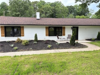 4874 Baux Mountain Rd, Winston Salem, NC 27105