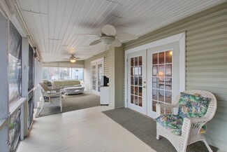 104 Peninsula Dr, Bonneau, SC 29431
